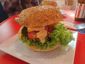 Crunchy tempeh burger at Neue Republik Reger in Berlin