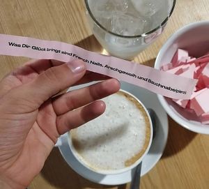 Immer schön auf die Orakelfee hören at Neue Republik Reger in Berlin