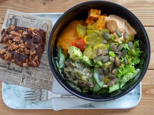 "Saint Boll" and chocolate-walnut cake (gâteau maison) at Boll N Roll in Tours