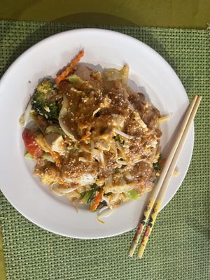 *veggie* pad Thai with egg  at May Kaidee in Bangkok