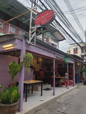 Outside at May Kaidee in Bangkok