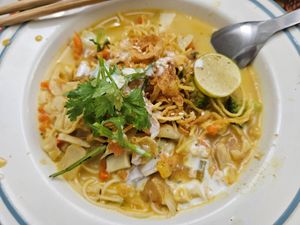 Khao Soy (Chingmai Curry Noodle) 100 Baht at May Kaidee in Bangkok