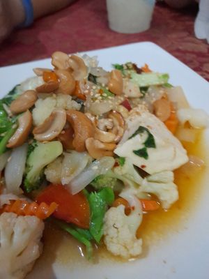 Veggies and cashews at May Kaidee in Bangkok