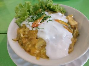 Thick thai curry at May Kaidee in Bangkok