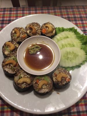 Seaweed maki at May Kaidee in Bangkok
