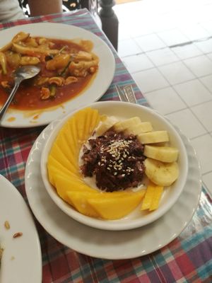 Mangoes and black rice at May Kaidee in Bangkok