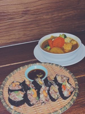 Nori rolls and curry at May Kaidee in Bangkok