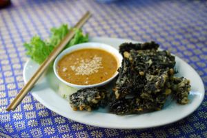 Deepfried Seaweed with Peanut Sauce at May Kaidee in Bangkok