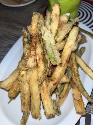   at To Mikraki in Syros