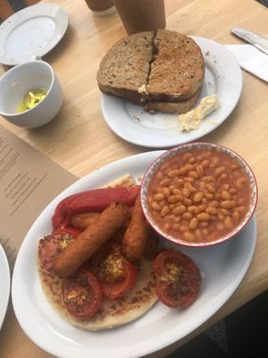Vegan breakfast at Glen Rowan cafe in Invermoriston