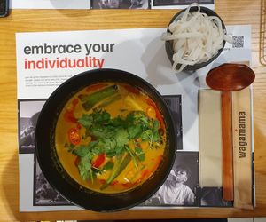 Curry soup with tofu and rice noodles at OSL - Wagamama  in Gardermoen