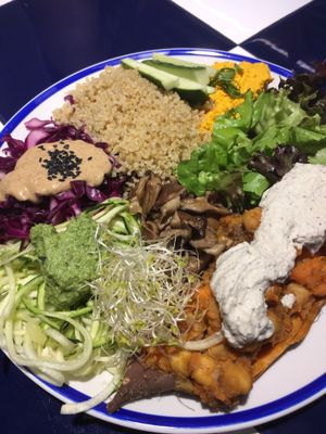 Another yummyyyy veggiebowl   at Curcuma Green Food in Burgos