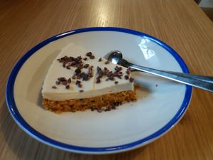Raw 'carrot cake' at Curcuma Green Food in Burgos