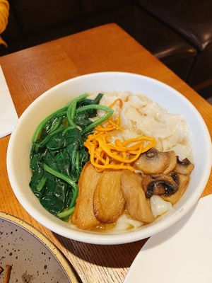 
Sliced noodles in mushroom soup 菌汤刀削面(小份 at Lín Hú SùShí - The Lakeside Veggie in Shanghai