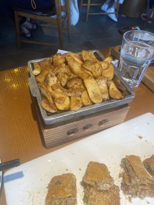 石板干煎牛肝菌  at Lín Hú SùShí - The Lakeside Veggie in Shanghai