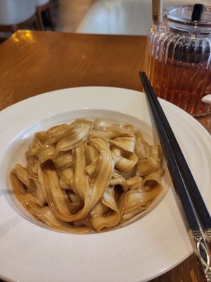 Noodels with XO at Lín Hú SùShí - The Lakeside Veggie in Shanghai