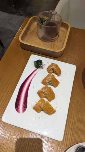  at Lín Hú SùShí - The Lakeside Veggie in Shanghai