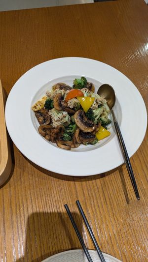  at Lín Hú SùShí - The Lakeside Veggie in Shanghai