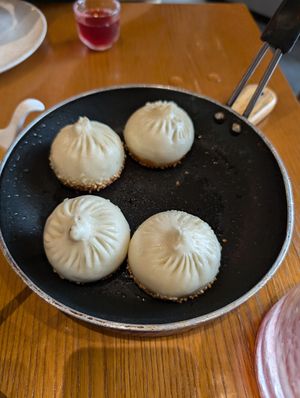 dumplings at Lín Hú SùShí - The Lakeside Veggie in Shanghai