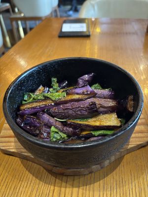 Eggplant with basil and chilii  at Lín Hú SùShí - The Lakeside Veggie in Shanghai