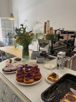 must-go kavarna, slany i sladky vegan snackies, kafe, matcha, limci etc. (sobotni vdolky jsou to die for)  at Kafe Friedrich in Brno