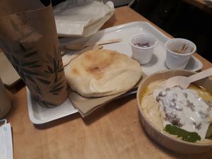 Hummous and pita at Massa in Bordeaux