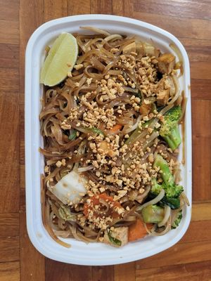 Vegan pad thai at Si Lom Thai Bistro in Toronto