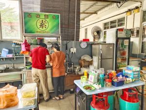 Stall runs by couple at Pin Wei Shu Shi 品味蔬食 - Vegetarian Stall in Johor Bahru