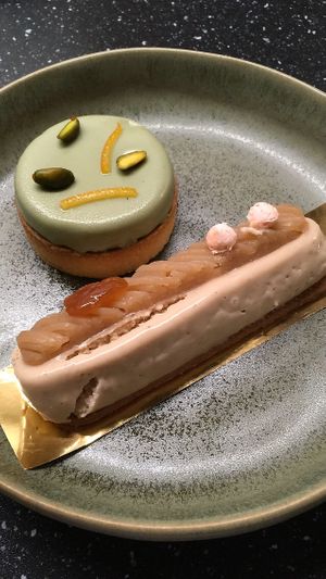 Tartelette décadente pistache et Mont-blanc revisité / pistachio tartelette and chestnut « Mont-Blanc » - home delivery. at brEAThe Restaurant - Pigalle in Paris
