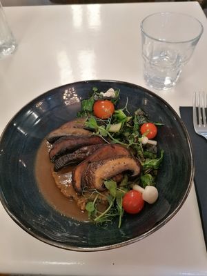 Portobello Spelt realness at brEAThe Restaurant - Pigalle in Paris