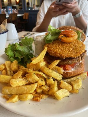 Festival Burger really nice at brEAThe Restaurant - Pigalle in Paris