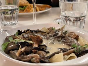 Pâtes aux champignons   at brEAThe Restaurant - Pigalle in Paris