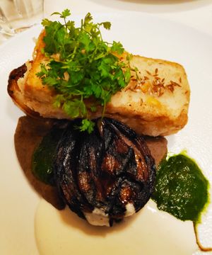 Oignons at brEAThe Restaurant - Pigalle in Paris