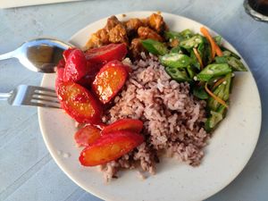 Brown rice buffet at Bahagia 幸福素食馆 in Johor Bahru
