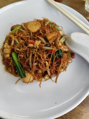 Fried mee sua $9 at Bahagia 幸福素食馆 in Johor Bahru