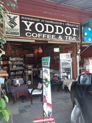 Outside at Yoddoi Coffee & Tea in Chiang Rai