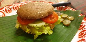 Tasty burger at Yoddoi Coffee & Tea in Chiang Rai