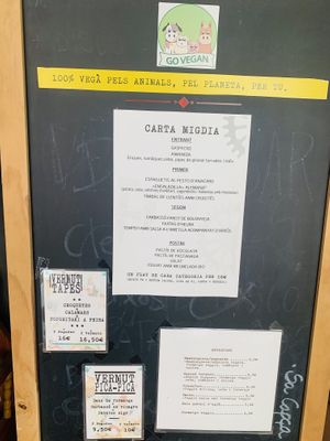 Menu board, they have a menu of the day, chose one option per category for 16 € at Sa Capca in Blanes