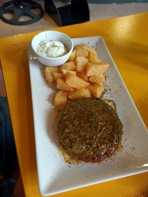 Beyond burguer al chimichurri at Sa Capca in Blanes