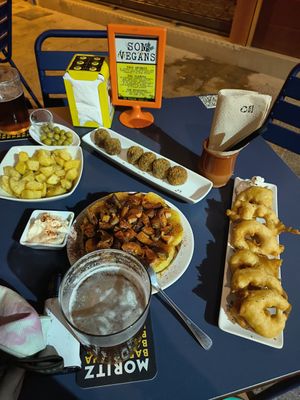 The full dishes including the shiitake mushroom croquettes 🤤 at Sa Capca in Blanes