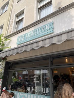 Outside   at Eisdielerin in Cologne