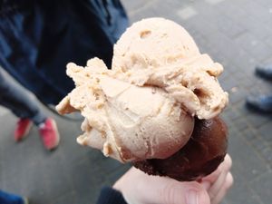 roasted hazelnut & chocolate sorbet in vegan cone at Eisdielerin in Cologne