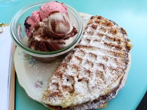 vegan waffle with vegan ice-cream at Eisdielerin in Cologne
