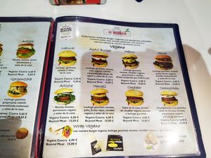 Update: ahora usan Beyond Burguer at H Burger  in Gran Canaria