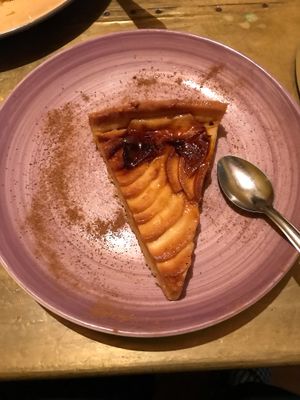 Apple pie at Earth Cafe - Derb Zawak in Marrakech