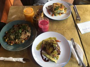 Vegan burger, vegan noodles, vegetarian fill parcel & delicious juices (beet/orange/ginger) at Earth Cafe - Derb Zawak in Marrakech