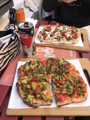 vegan pizza at Pinsa 'Mpo in Rome