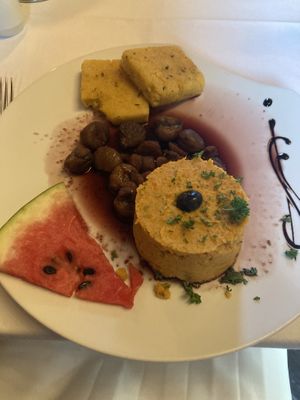 Good hummus, but they seemed to be keen on getting rid of their melon with every meal...  at Christas in Stralsund