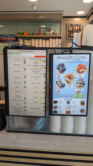 Gute Auswahl an veganem Eis! at Eiscafe Fontanella in Grossenbrode