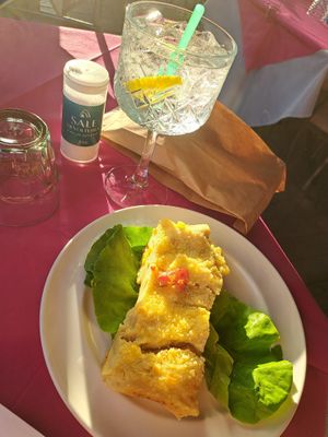 Vegan pepper lasagne with a gin and tonic at Ristoro Dantesca in Pisa